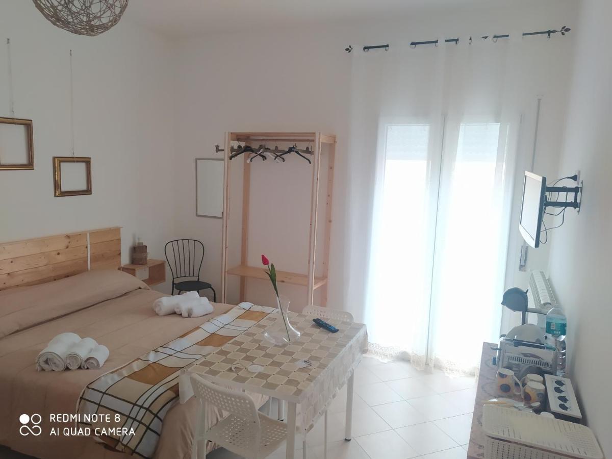 Bed & Breakfast Acquaviva Di Vullo Vincenzo Acquaviva Platani Exterior foto