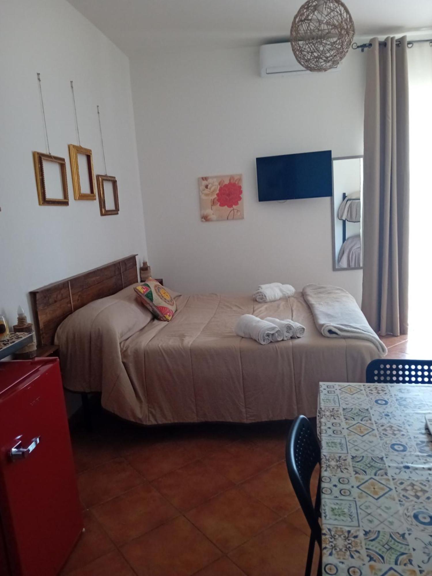 Bed & Breakfast Acquaviva Di Vullo Vincenzo Acquaviva Platani Zimmer foto