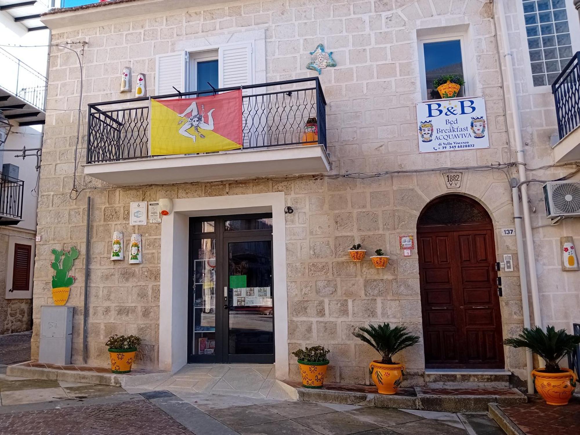 Bed & Breakfast Acquaviva Di Vullo Vincenzo Acquaviva Platani Exterior foto